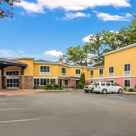 Best Western Plus Траверс-Сити Экстерьер фото