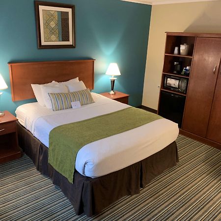 Best Western Plus Траверс-Сити Экстерьер фото