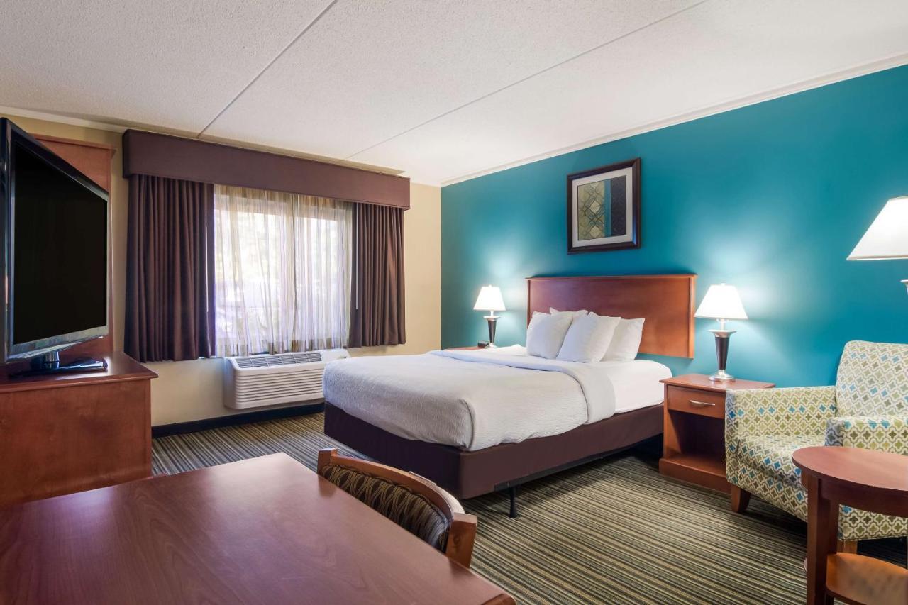 Best Western Plus Траверс-Сити Экстерьер фото