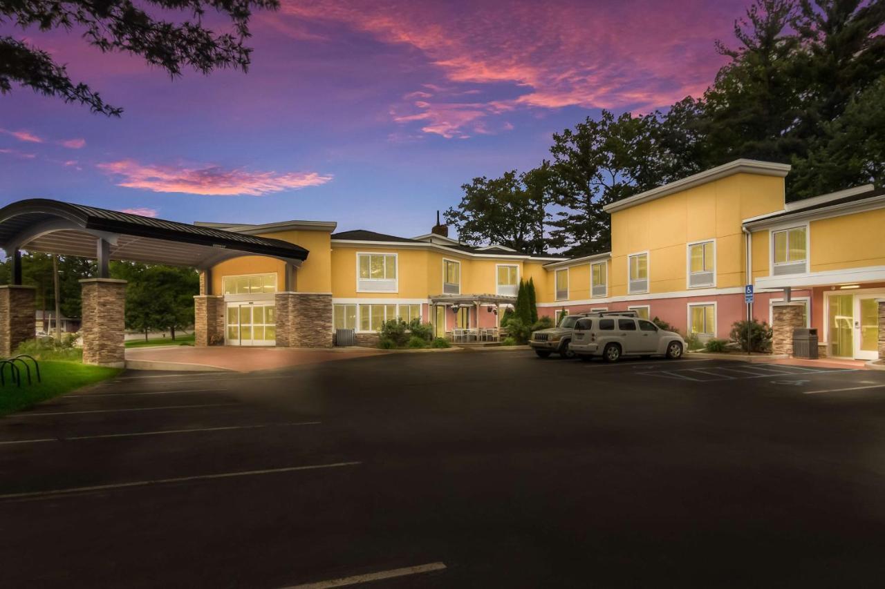 Best Western Plus Траверс-Сити Экстерьер фото