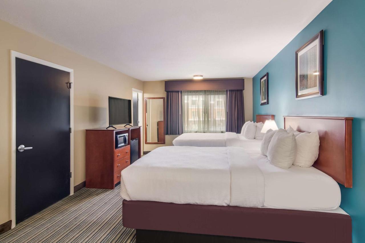 Best Western Plus Траверс-Сити Экстерьер фото