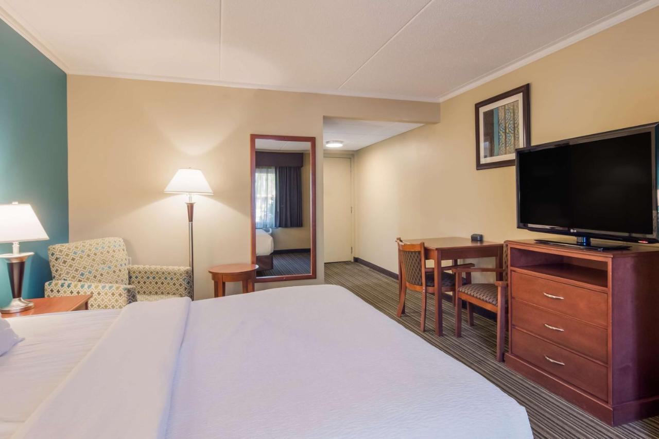 Best Western Plus Траверс-Сити Экстерьер фото