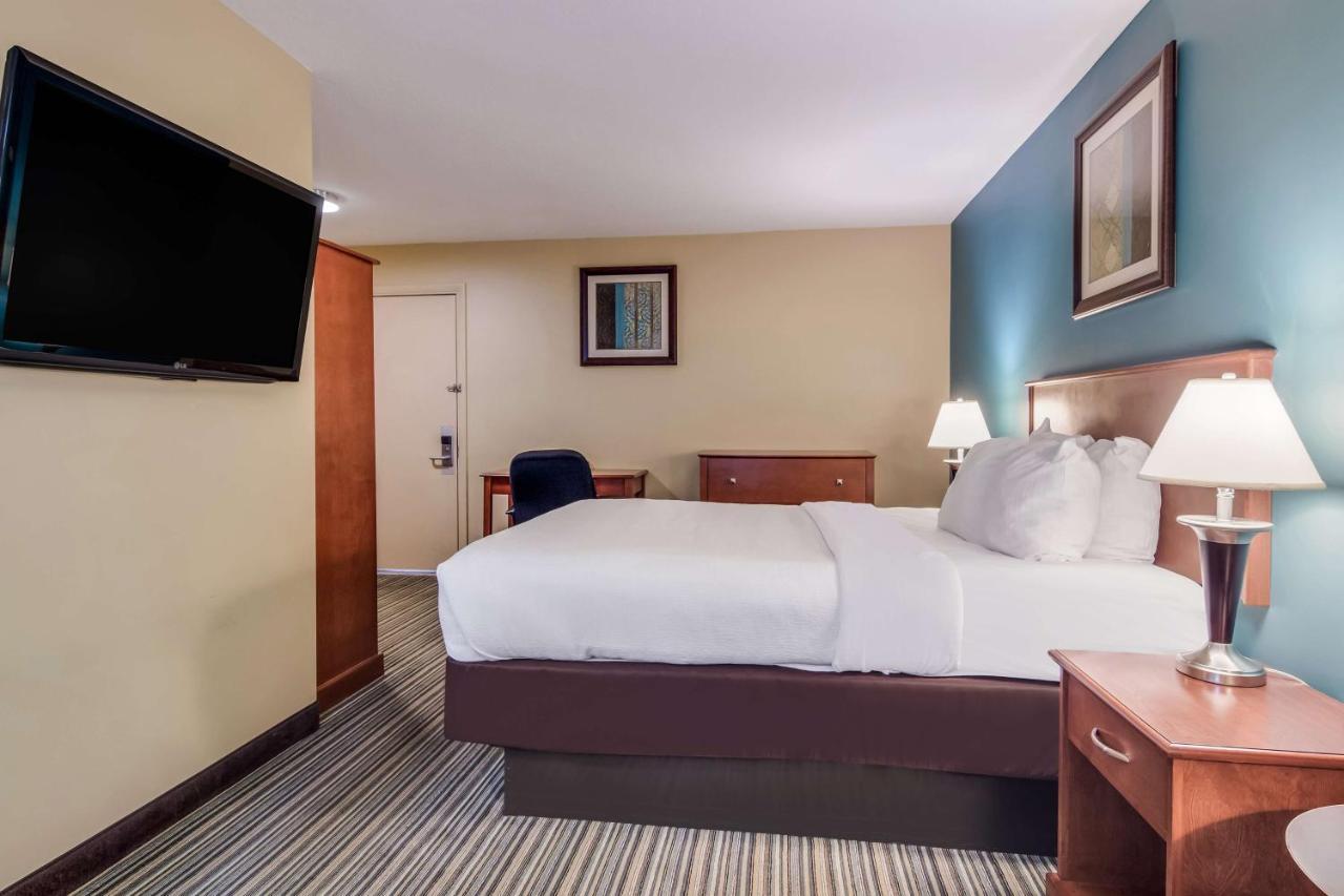 Best Western Plus Траверс-Сити Экстерьер фото