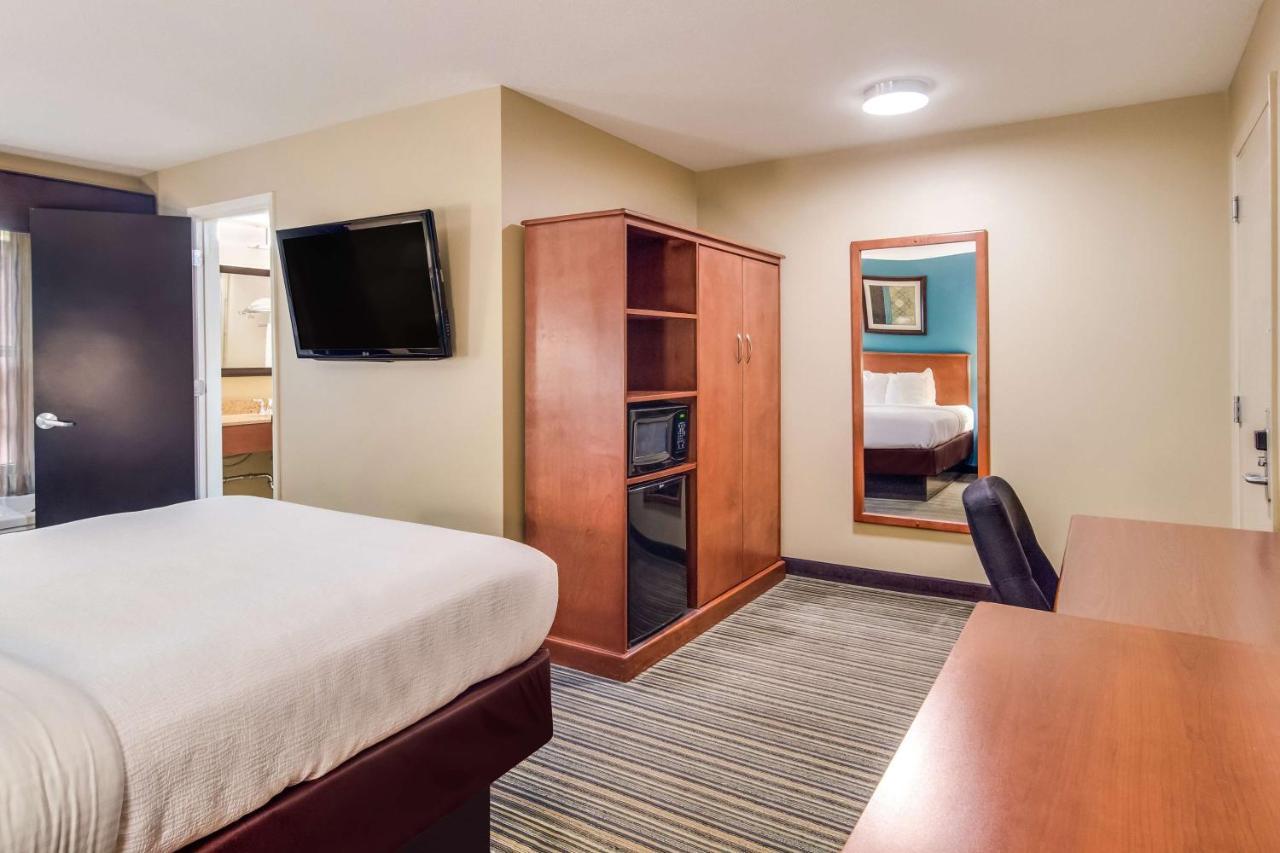 Best Western Plus Траверс-Сити Экстерьер фото