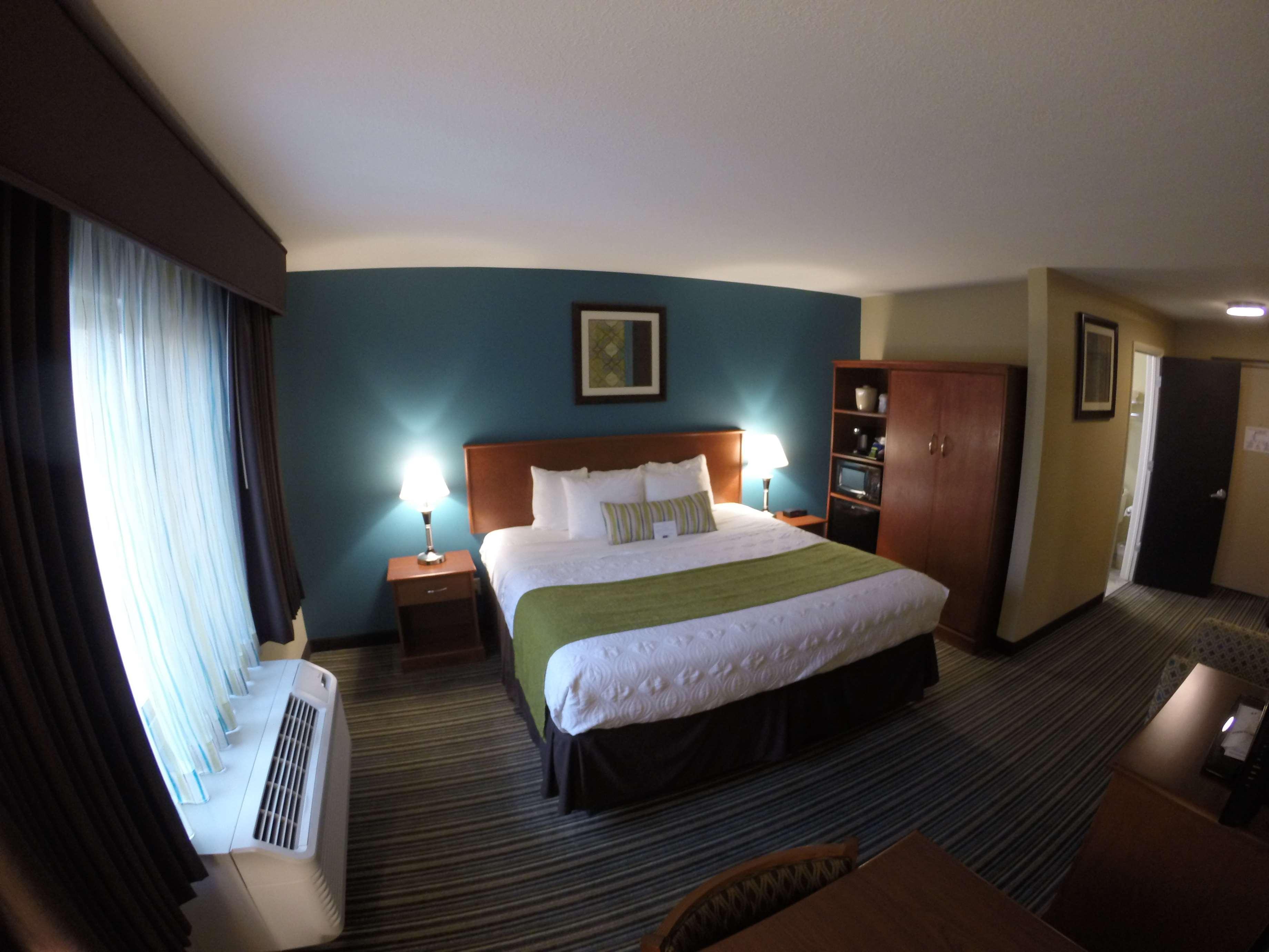 Best Western Plus Траверс-Сити Экстерьер фото