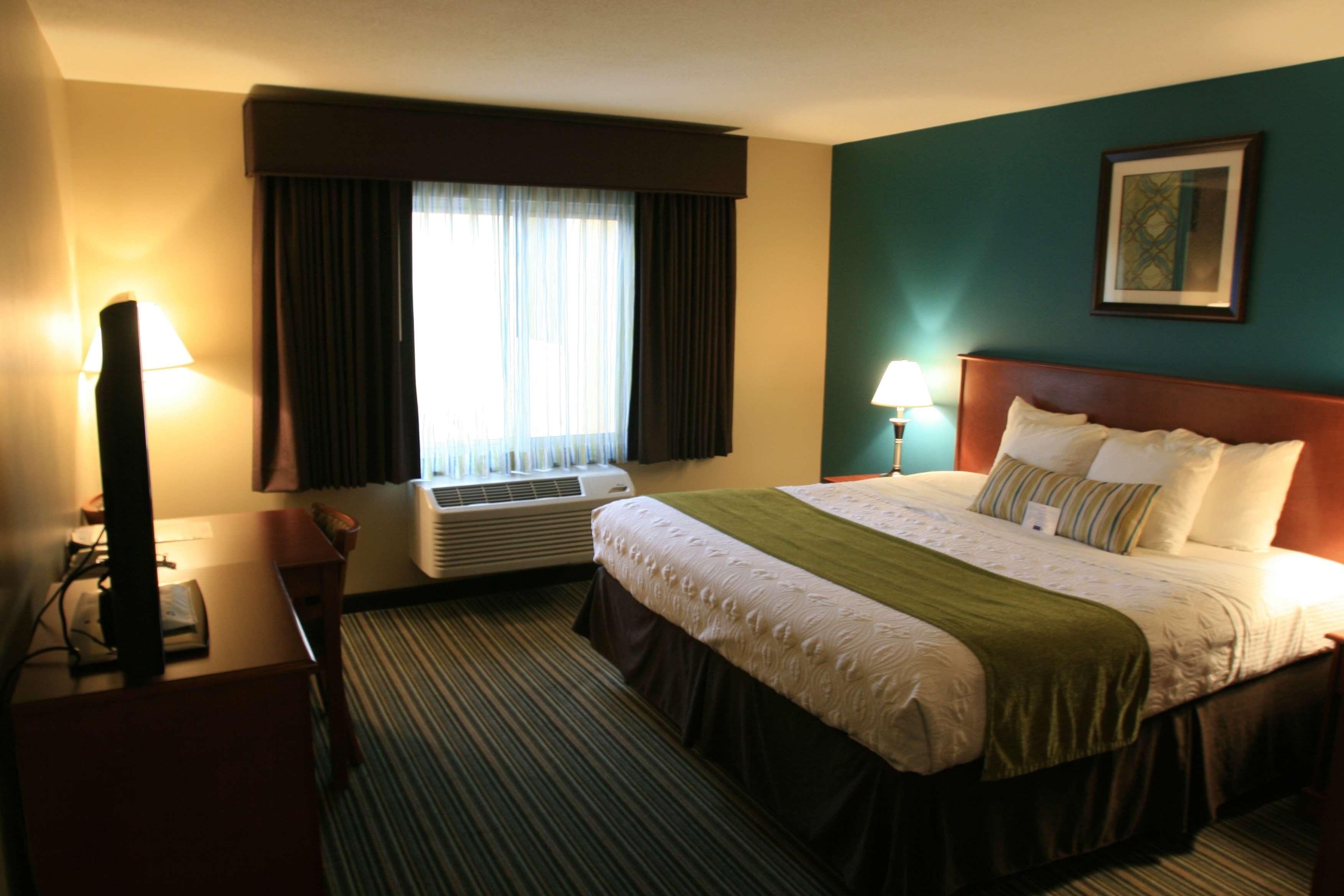 Best Western Plus Траверс-Сити Экстерьер фото